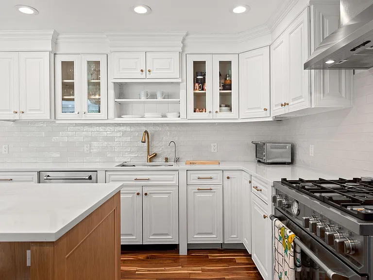 80 Soundview Dr — Photo 12