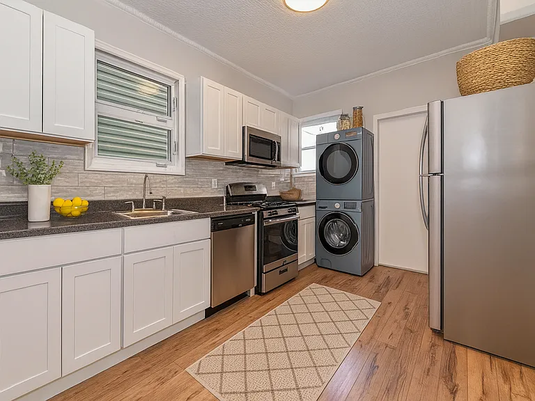 27 W 41st St #1 — Photo 3