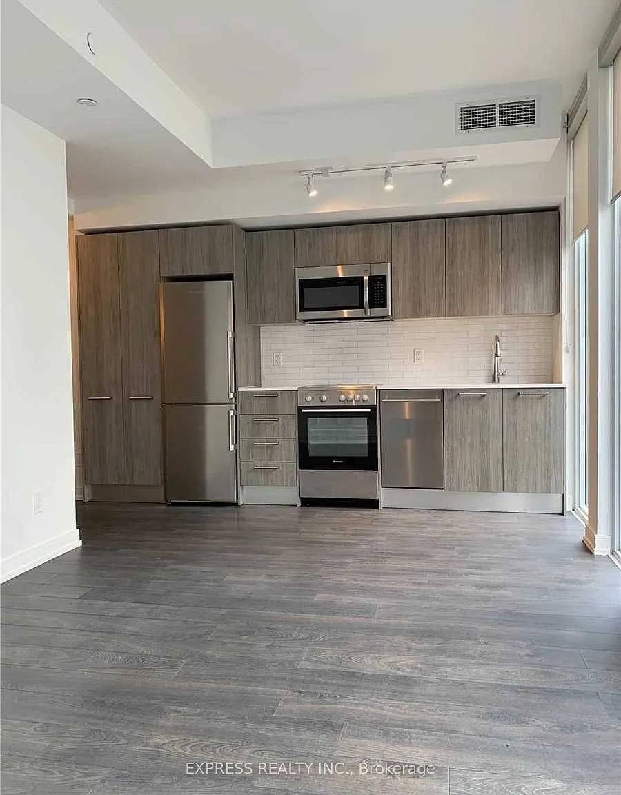 Studio, $1,900 — Photo 2