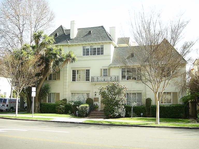 200 S Spalding Dr #D — Photo 1