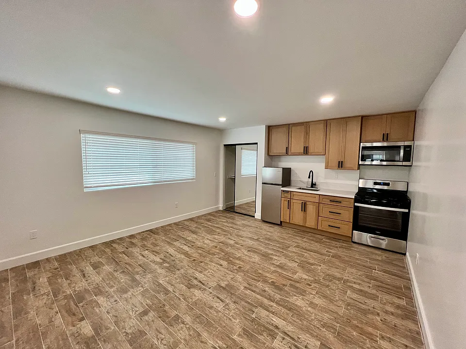 1739 Monterey Blvd