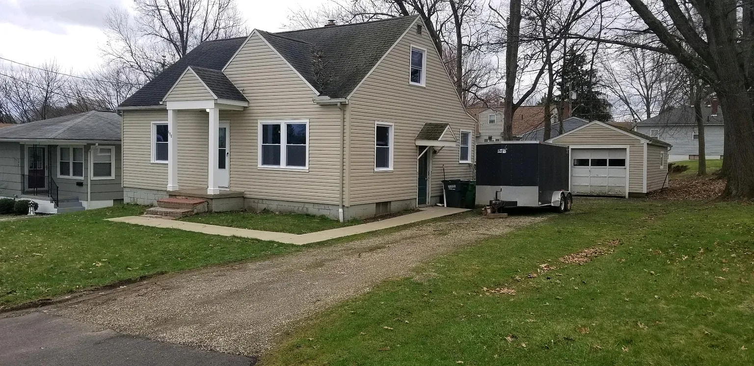688 Washington Ave photo 1