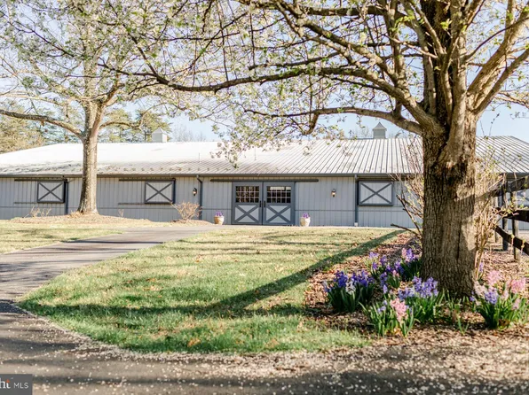 11612 Putnams Mill Rd, Hume, VA 22639