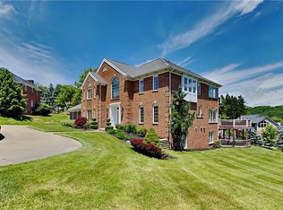 9920 Le Grand Dr, Wexford, PA 15090