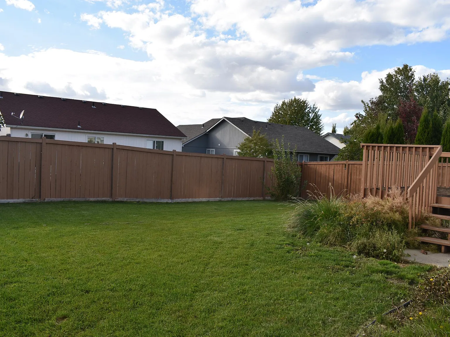 1215 N Stevenson Rd — Photo 2