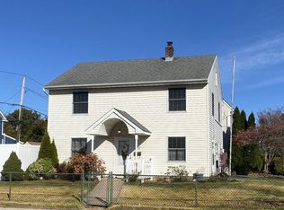 151 Abbey Ln, Levittown, NY 11756