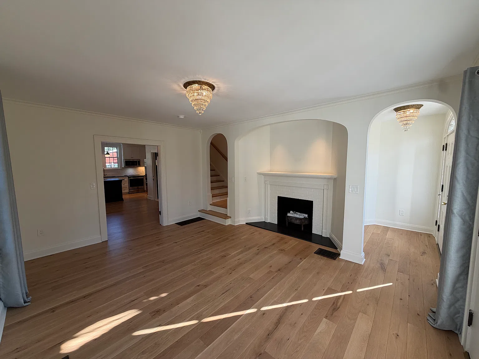2 bed, 2.5 bath, 1300 sqft, $3,295 — Photo 4