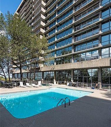 5th image of 600 E Admiral Blvd #304