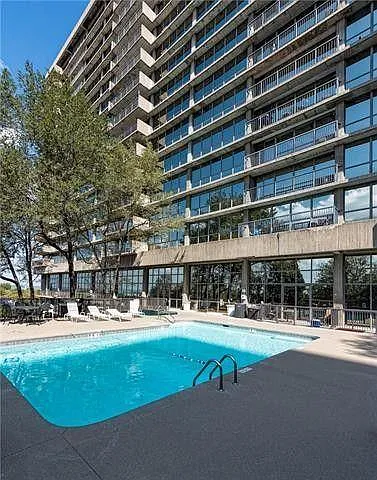 600 E Admiral Blvd #304 — Photo 5