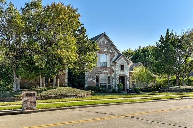 1st image of 1832 Valley View Dr