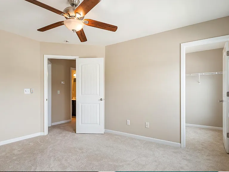 738 Keystone Park Dr — Photo 13