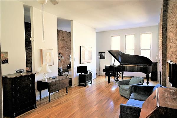1st image of 140 W 74th St APT 4B