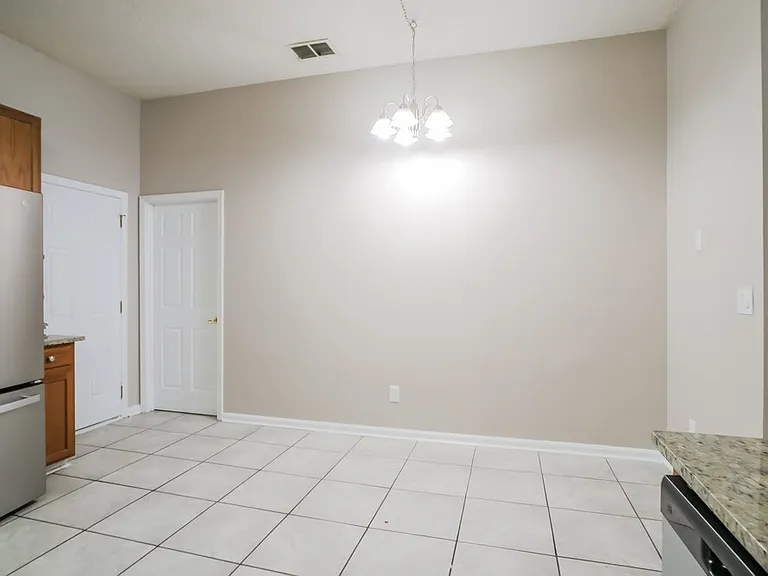 862 E Red House Branch Rd — Photo 7