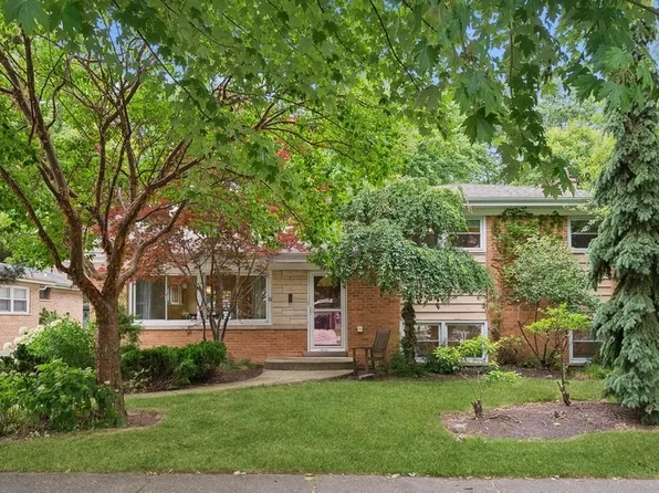 9240 Menard Ave, Morton Grove, IL 60053