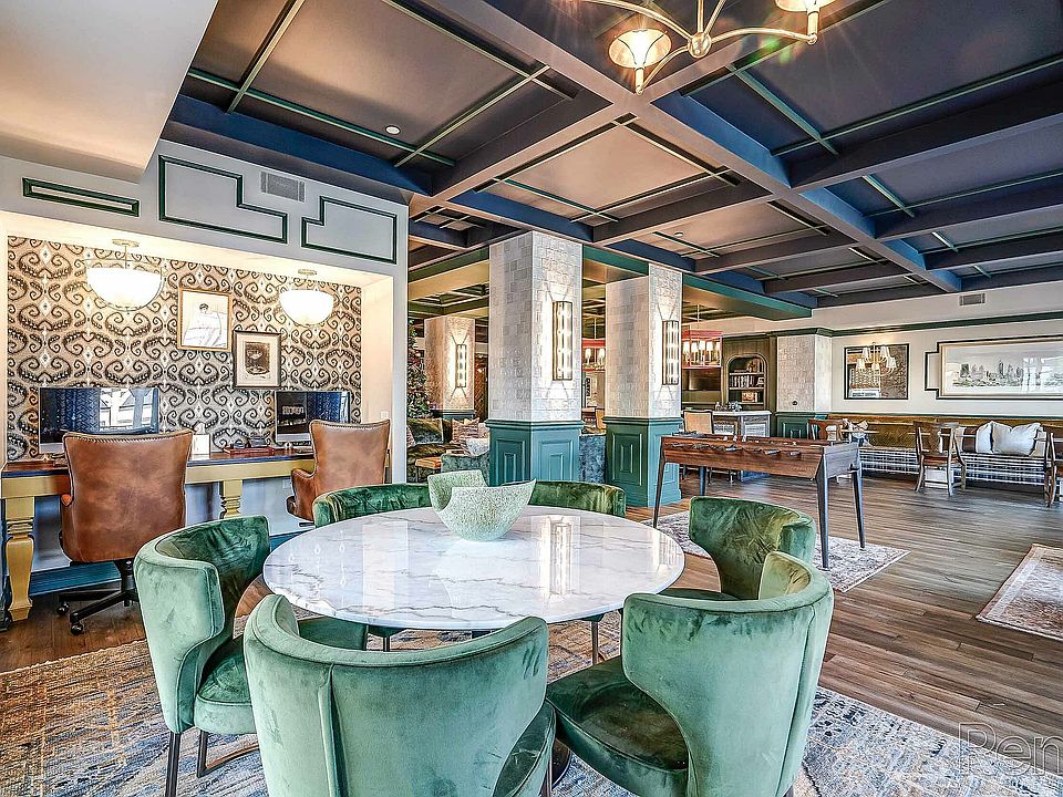 100058887_hdp_kendallpark_int_club1