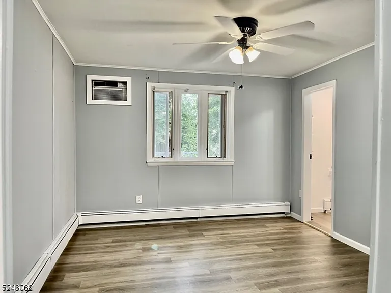 42 Oneida Ave — Photo 8