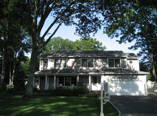 69 Kurt Ln, Hauppauge, NY 11788