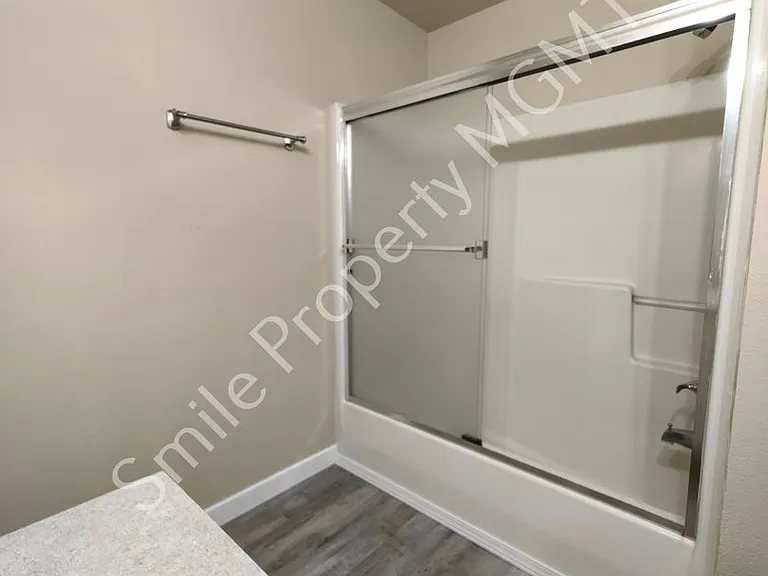 12616 SE Taggart St — Photo 19