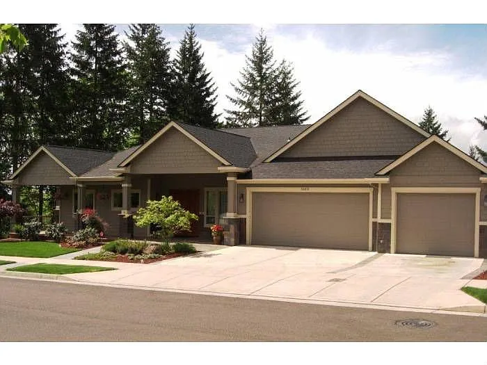 3688 NW Goldfinch Dr photo 1
