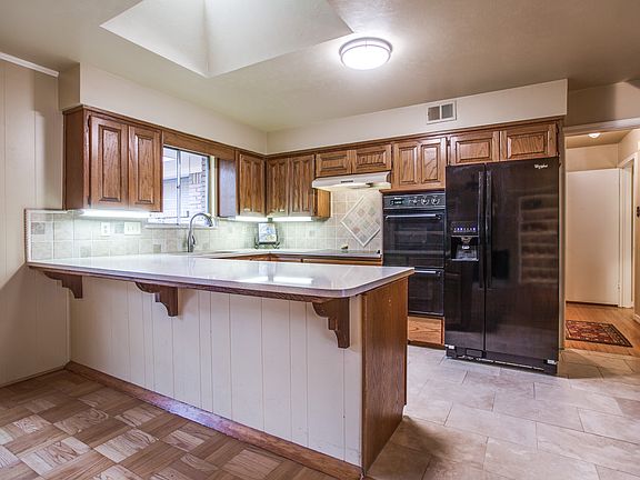 5th image of 731 James Dr