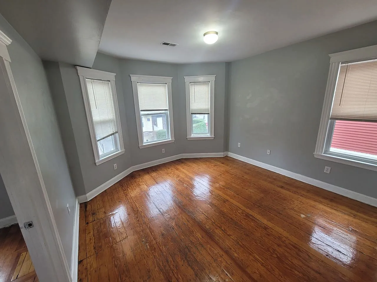 Spacious 1,300 SF 3BR with In-Unit Laundry & Private Rear Deck — Photo 1