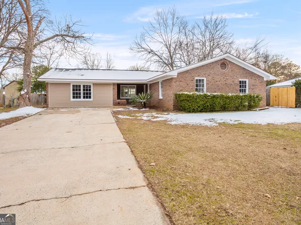 302 Forest Lake Ct, Warner Robins, GA 31093