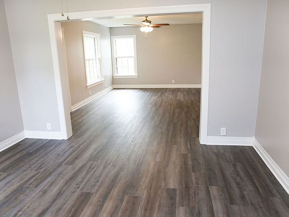 2nd image of 610 E Lamar St