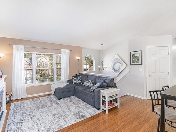 4th image of 1099 Amblewood Ct