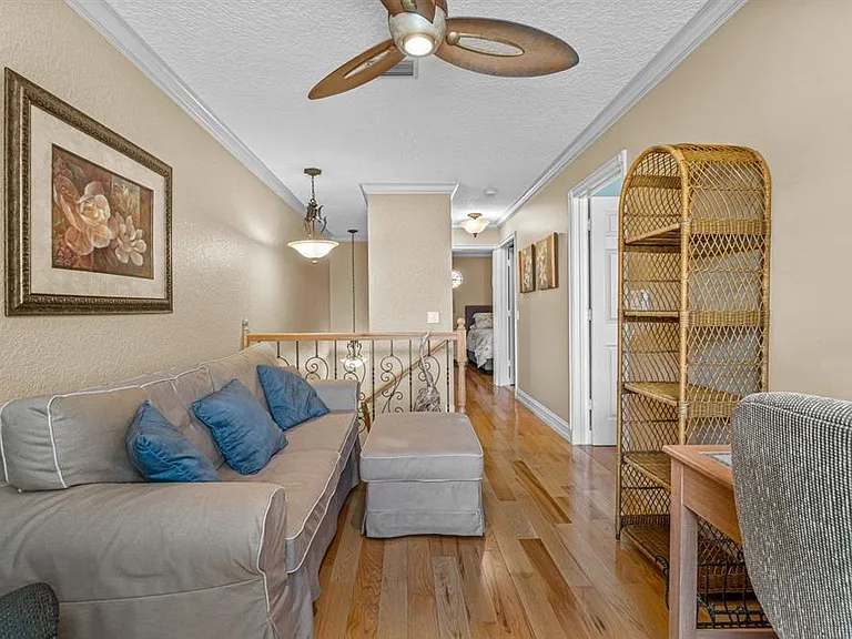 338 Waterside Dr — Photo 12