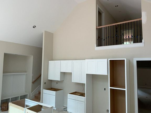 5th image of 106 Little St