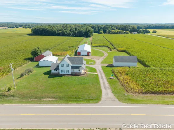 3823 38th St, Hamilton, MI 49419