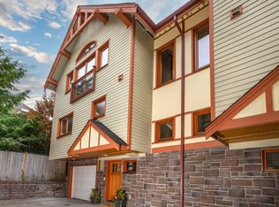 3826 Ashworth Ave N, Seattle, WA 98103