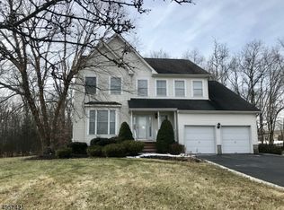 18 Wolverton Ln, Hillsborough, NJ 08844