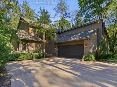 202 Nakomis Trl, Lake Orion, MI, 48362
