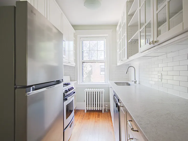 36 Linnaean St #12 — Photo 5