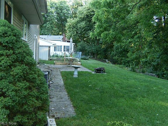 2nd image of 111 Briar Lake Dr