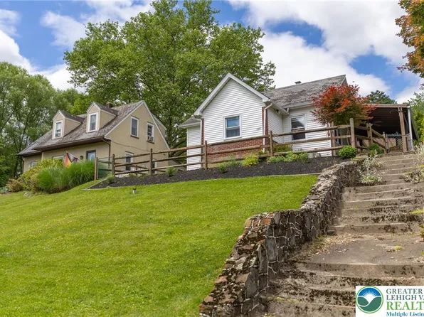 1490 S Delaware Dr, Easton, PA 18042