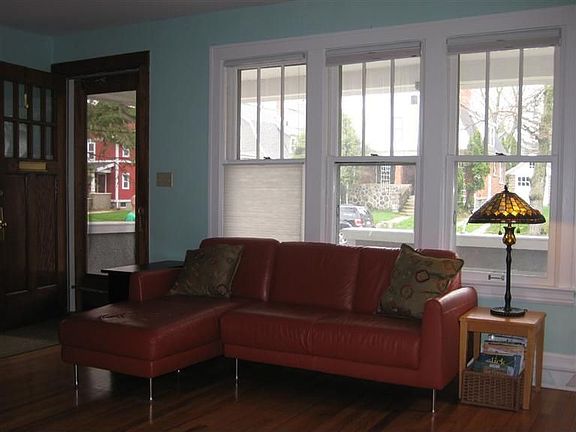 4th image of 211 Crest Ave