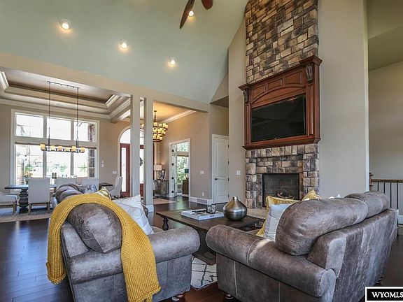 5th image of 6049 River Park Dr