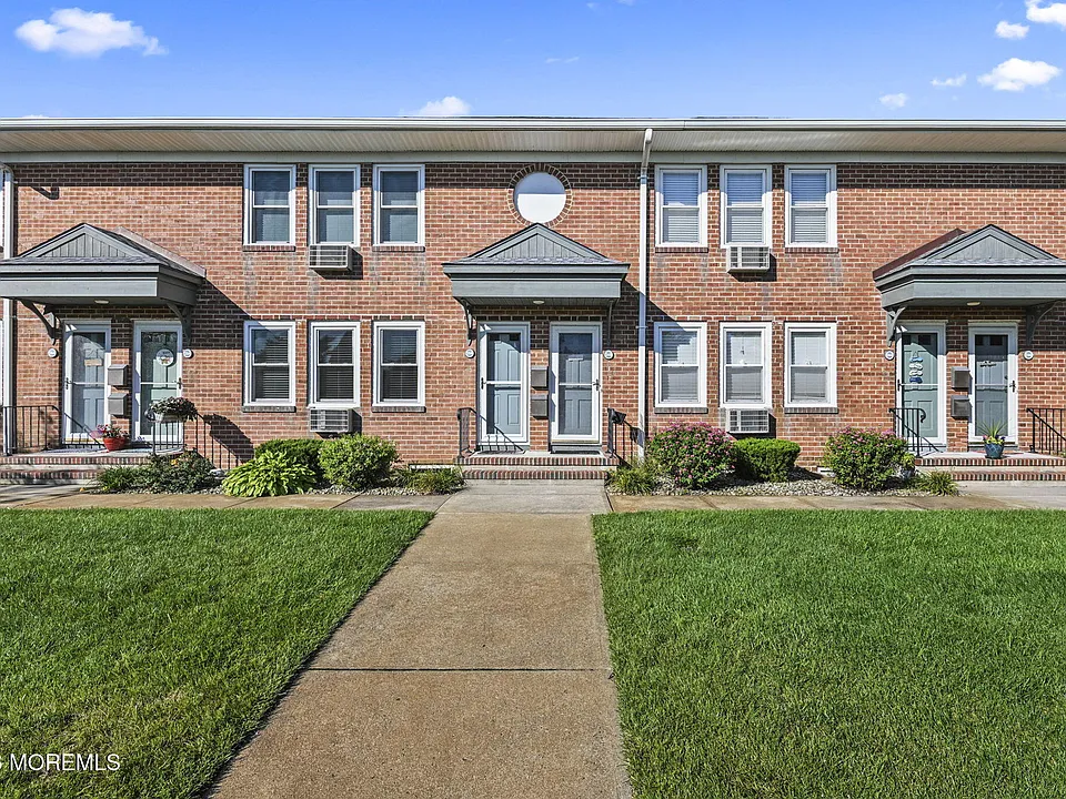 310 Maryland Ave #24-B