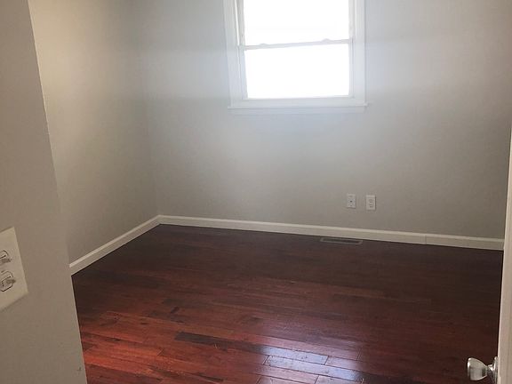 5th image of 7407 Missouri Ave