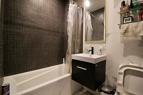 Rented by Hagstrom Management Inc | media 17