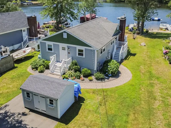 23 Escumbuit Road, Derry, NH 03038