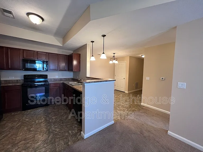 1101 Stonebench Cir — Photo 3