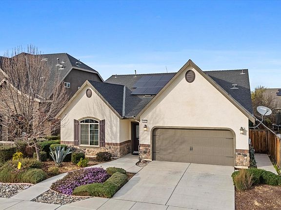 2nd image of 9112 Scenic Woods Ln
