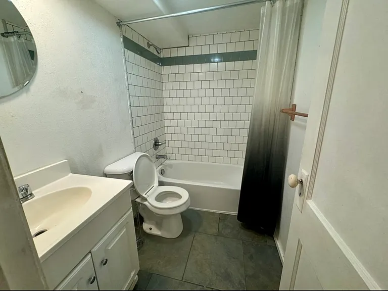 1617 6th Ave #B — Photo 8