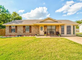1104 Spell Ave, Cleburne, TX 76033
