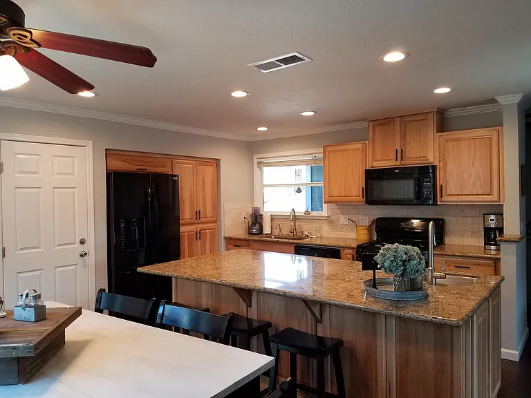 589 Graymont Dr — Photo 5