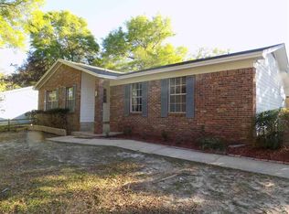 556 Woodlow Rd, Niceville, FL 32578