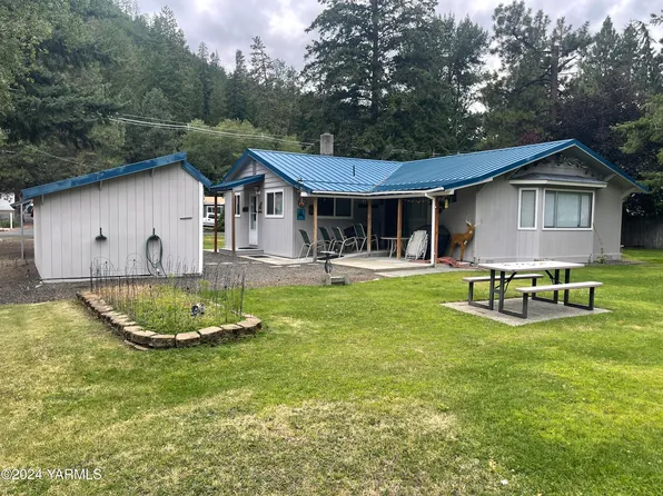 131 Pine Cliff Dr, Naches, WA 98937